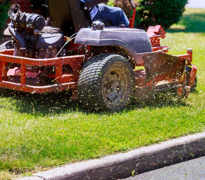 Lawn mowing Sherbrooke